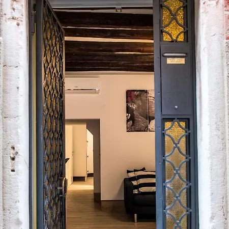 Al Traghetto Apartment Διαμέρισμα